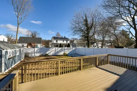 86 Burnside Pl, Haskell, NJ 07420 photo 40