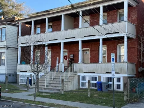 20 Grand St, Garfield, NJ 07026