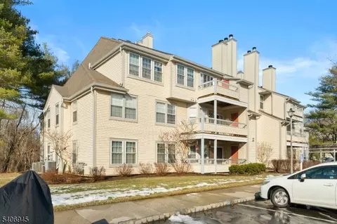 303 Trinity Ct #11, Princeton, NJ 08540