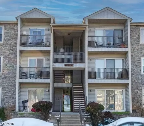 84 Robertson Way, Lincoln Park, NJ 07035