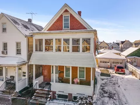 22 Arthur St, Clifton, NJ 07011