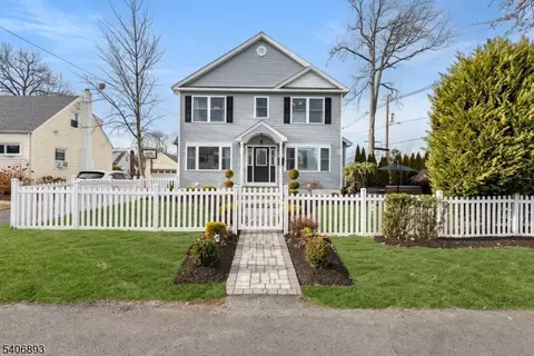2 Roger Ave, Cranford, NJ 07016