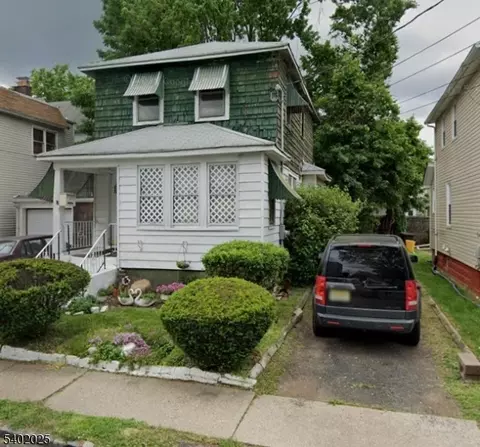 8 Arcadia Pl, Vauxhall, NJ 07088