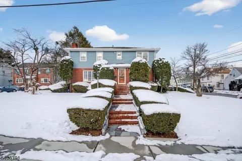 16 Parkview Pl, Passaic, NJ 07055