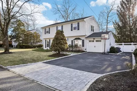 4 Delbarton Dr, Madison, NJ 07940