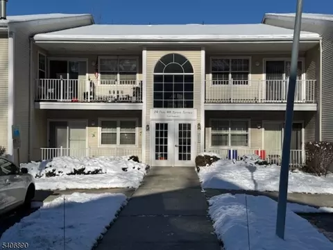38 Spruce Ter #38, Mount Arlington, NJ 07856