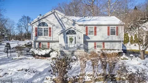 24 The Loop, Ringwood, NJ 07456