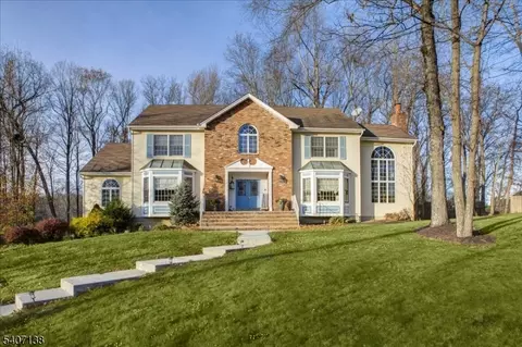 6 Malibu Dr, Sparta, NJ 07871