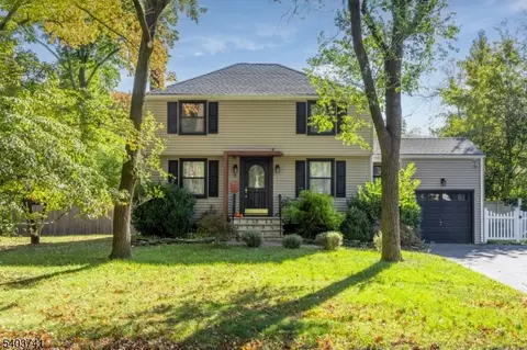 8 Venetia Ave, Cranford, NJ 07016