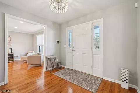47 Chicopee Dr, Wayne, NJ 07470 photo 3