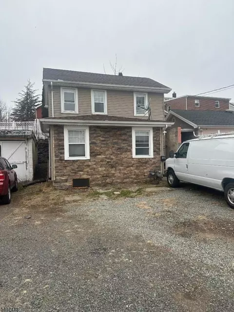 25 New St, Belleville, NJ 07109