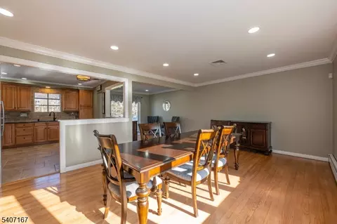 51 Carlisle Rd, Wayne, NJ 07470 photo 5
