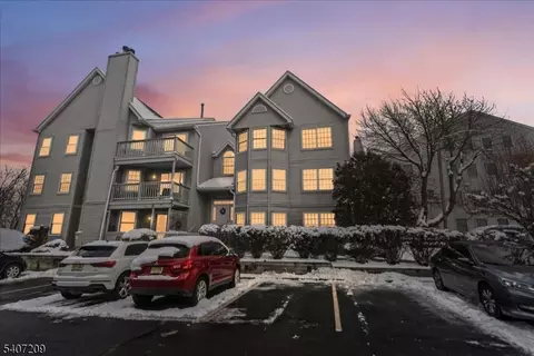 49 Boulder Run Rd, Paterson, NJ 07501