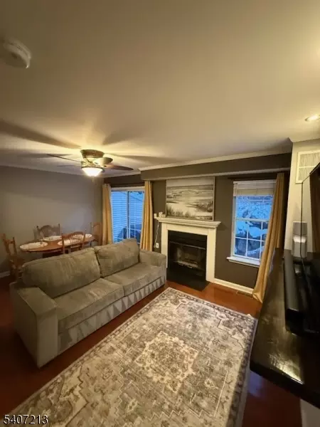 17 Rushmore Ln, Hackettstown, NJ 07840