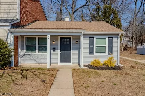 5 Riverview Pl, Willingboro, NJ 08046
