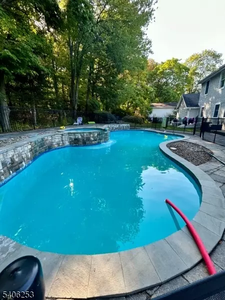 414 Mineral Springs Dr, Dover, NJ 07801