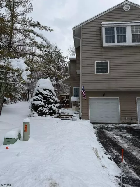 15 Rhea Run #15, Newton, NJ 07860