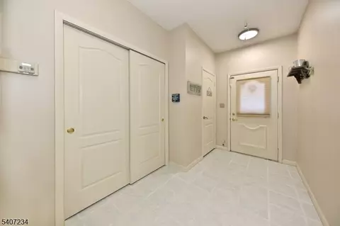 8015 Brittany Dr, Wayne, NJ 07470 photo 4