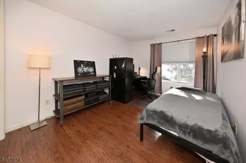 8015 Brittany Dr, Wayne, NJ 07470 photo 20