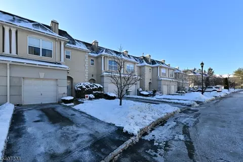 8015 Brittany Dr, Wayne, NJ 07470 photo 2