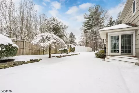 18 Vermont Dr, Paramus, NJ 07652 photo 35