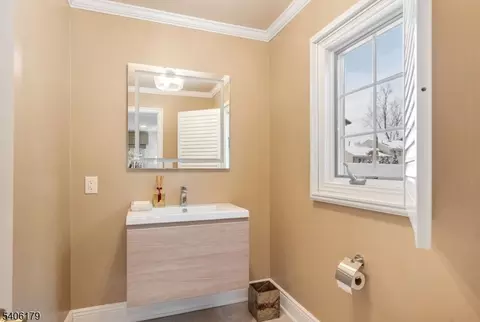 18 Vermont Dr, Paramus, NJ 07652 photo 20