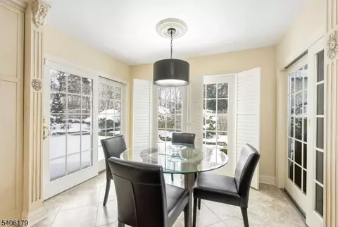18 Vermont Dr, Paramus, NJ 07652 photo 15