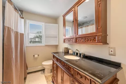 18 Vermont Dr, Paramus, NJ 07652 photo 27
