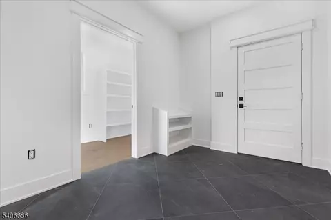 Entry Way - 759 Mechlin Corner Rd, Hampton, NJ 08827 photo 3 of 4