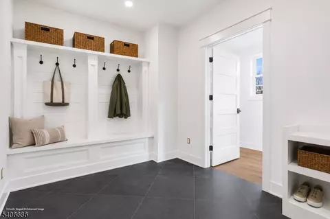 Entry Way - 759 Mechlin Corner Rd, Hampton, NJ 08827 photo 2 of 4