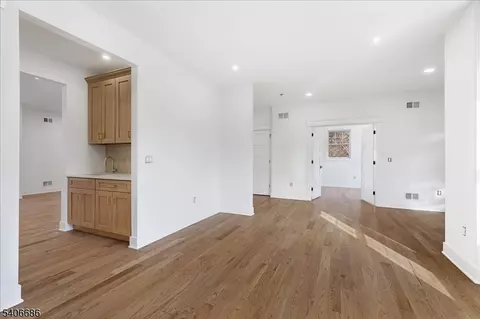 Living - 759 Mechlin Corner Rd, Hampton, NJ 08827 photo 5 of 6