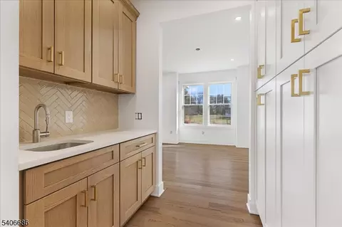 Entry Way - 759 Mechlin Corner Rd, Hampton, NJ 08827 photo 1 of 4