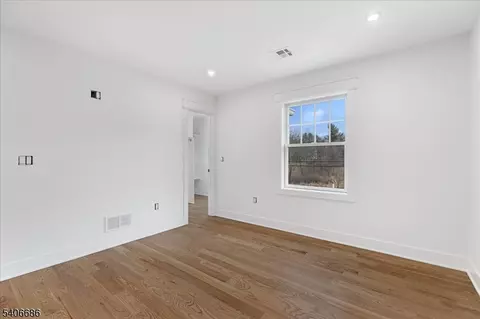 Bedroom - 759 Mechlin Corner Rd, Hampton, NJ 08827 photo 9 of 12