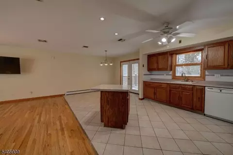 1316 Alps Rd, Wayne, NJ 07470 photo 7