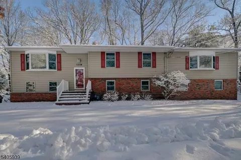 1316 Alps Rd, Wayne, NJ 07470