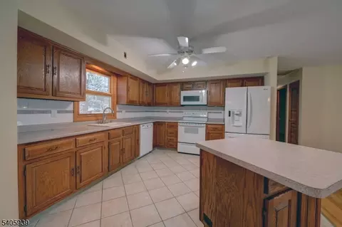 1316 Alps Rd, Wayne, NJ 07470 photo 10