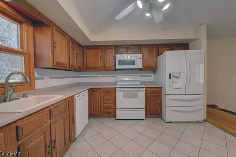 1316 Alps Rd, Wayne, NJ 07470 photo 12