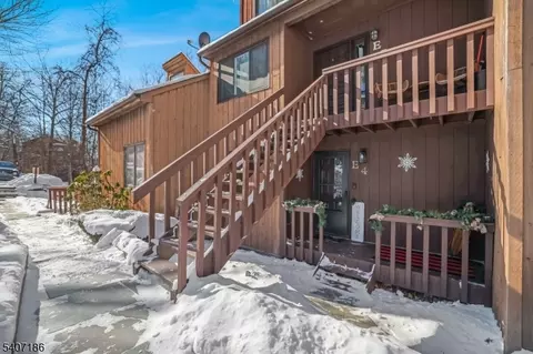 13 Village Way #4E, Vernon, NJ 07462