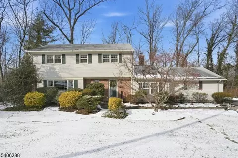 33 Yarmouth Dr, New Providence, NJ 07974