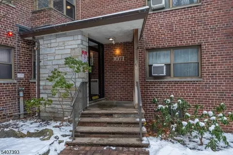 3071 Edwin Ave #2F, Fort Lee, NJ 07024