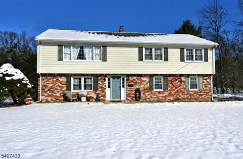 47 Herold Dr, Glen Rock, NJ 07452