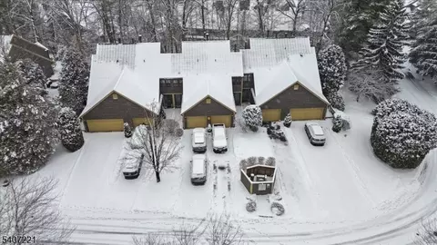 33 Concord Rd #D, West Milford, NJ 07480