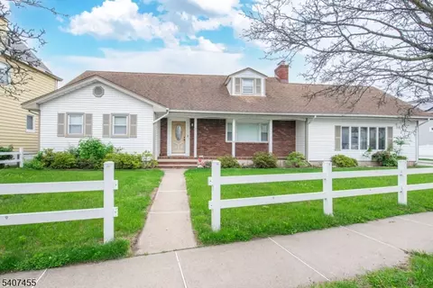 84 Locust Ave, Wallington, NJ 07057