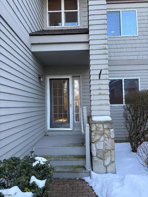 3 Harker Hill Dr #3, Hamburg, NJ 07419