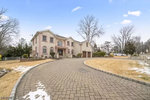 172 Briarheath Ln, Clark, NJ 07066