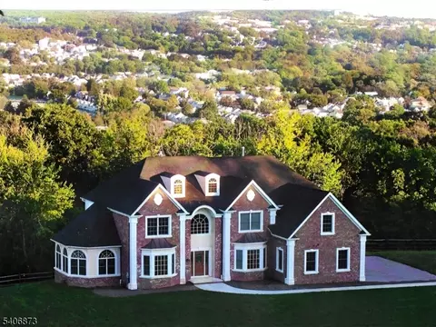 108 Hamilton Trl, Totowa, NJ 07512