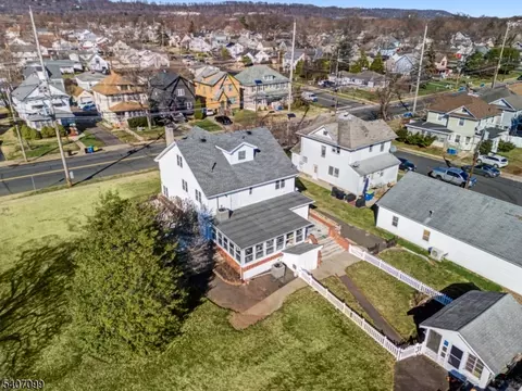 382 E Main St, Somerville, NJ 08876