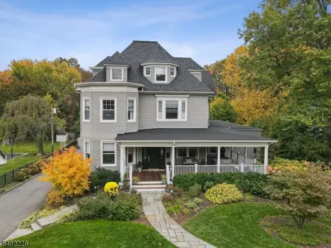 363 Park St, Montclair, NJ 07043