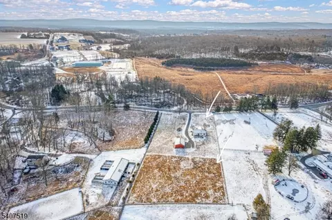 33 Hibler Rd, Newton, NJ 07860