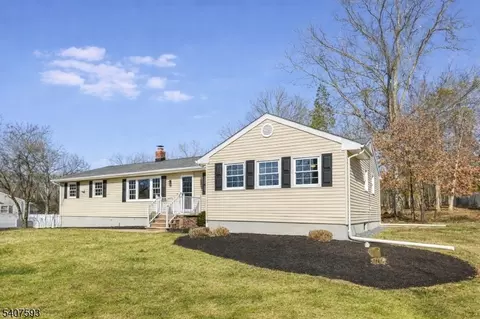 26 Claire Dr, Bridgewater, NJ 08807